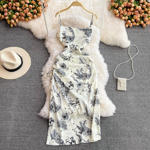 Naiste moodne lõhiku ja peenikeste rihmadega kleit