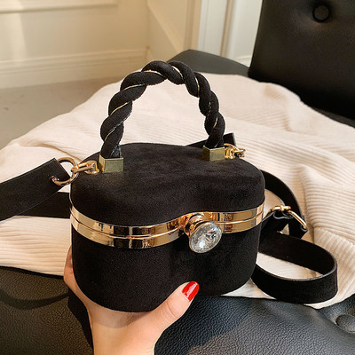 Szív alakú, öko-velúr női táska