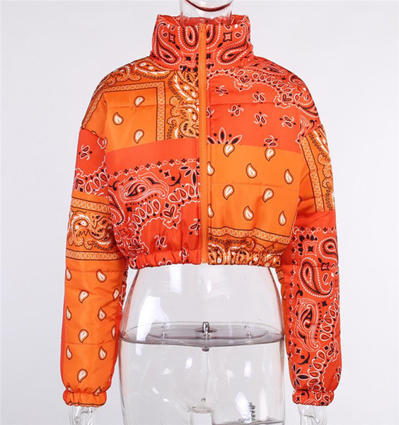 Modern női rövid kabát mintával és cipzárral