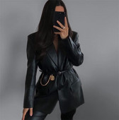 Moodne naiste pikk nahktagi vöö ja spitsikaelusega