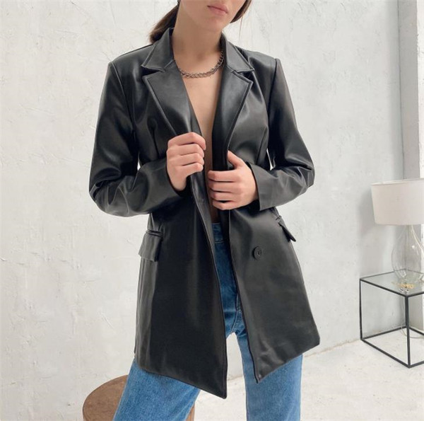 Moodne naiste pikk nahktagi vöö ja spitsikaelusega