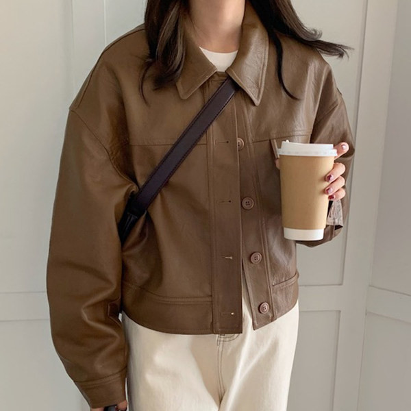 Női alkalmi bőrkabát széles modell