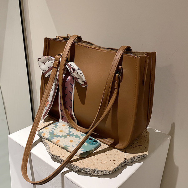 Paelaga kunstnahast käekott