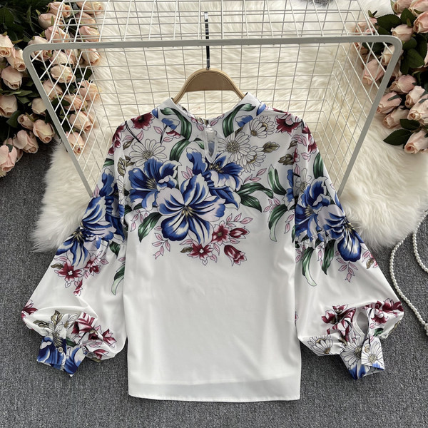 Moteriški marškiniai su gėlių raštu ir klasikine apykakle