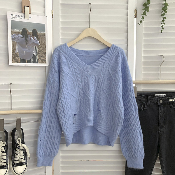 Naiste kampsun - kootud terava kaelusega