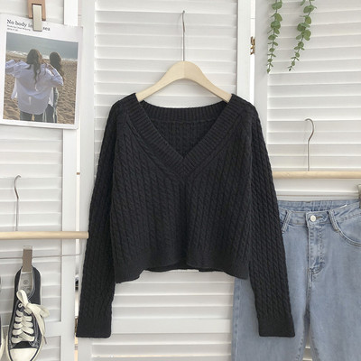 Moteriškas megztinis V formos iškirpte