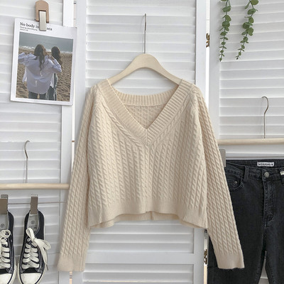 Moteriškas megztinis V formos iškirpte