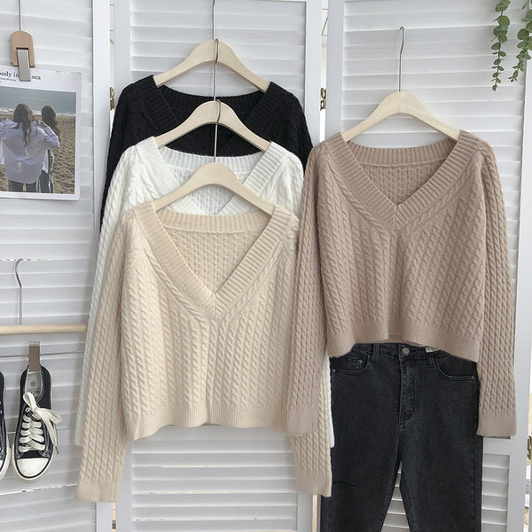 Moteriškas megztinis V formos iškirpte