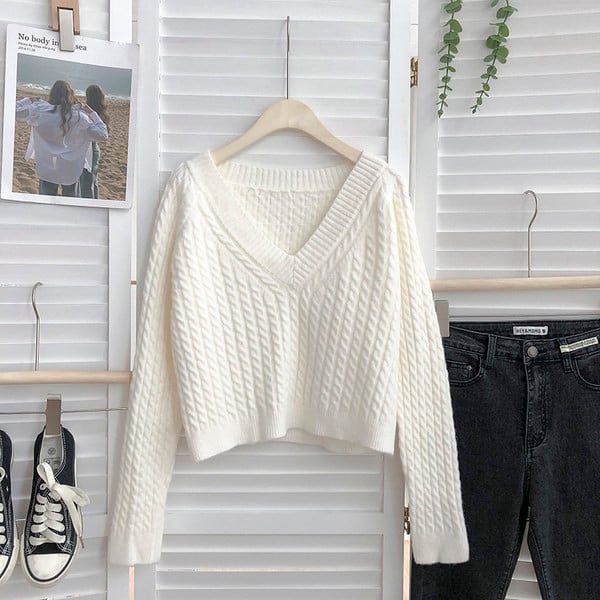 Moteriškas megztinis V formos iškirpte