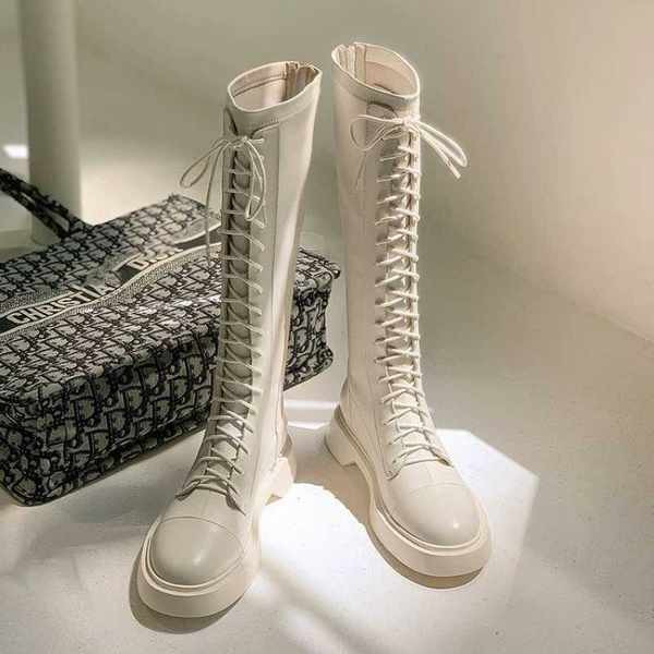 Moteriški batai iš dirbtinės odos su raišteliais ir užtrauktuku