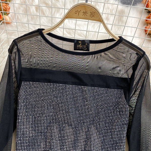 Naiste tülli ja kivist varrukatega pluus