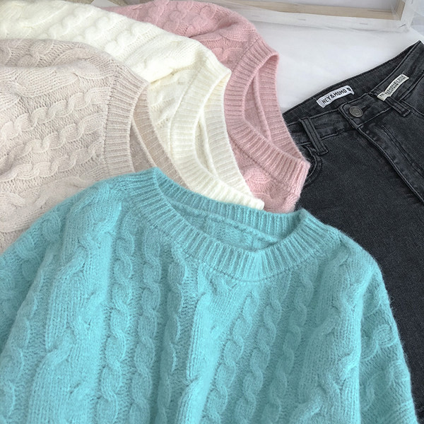 Naiste ovaalse kaelusega kampsun - kootud