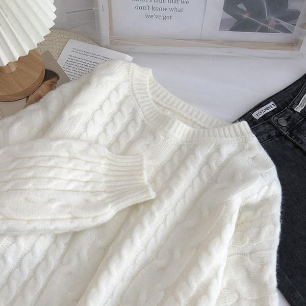 Naiste ovaalse kaelusega kampsun - kootud