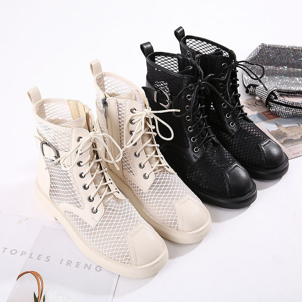 Naiste vabaaja saapad lukuga paelte ja pandlaga