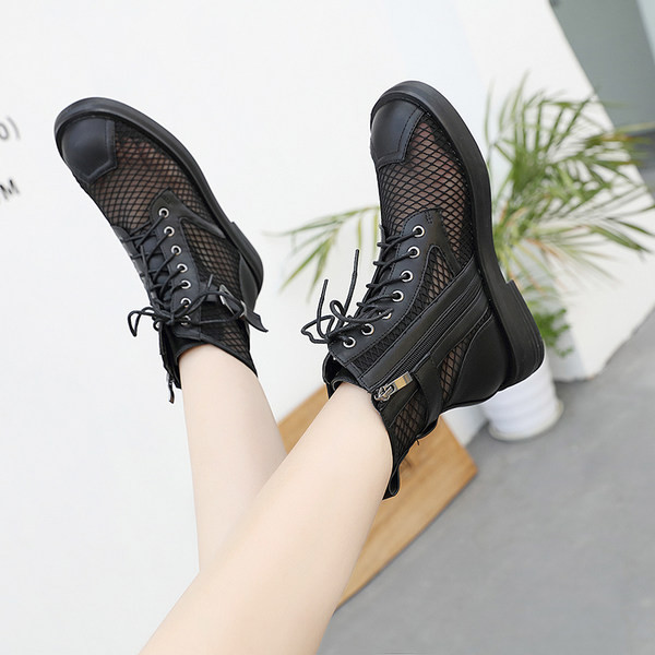 Naiste vabaaja saapad lukuga paelte ja pandlaga