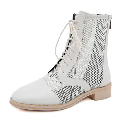 Moteriški modernūs batai su raišteliais apvalaus modelio