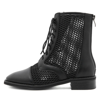 Moteriški modernūs batai su raišteliais apvalaus modelio