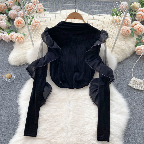 Moteriška aksominė palaidinė su sandariomis rankovėmis ir garbanomis