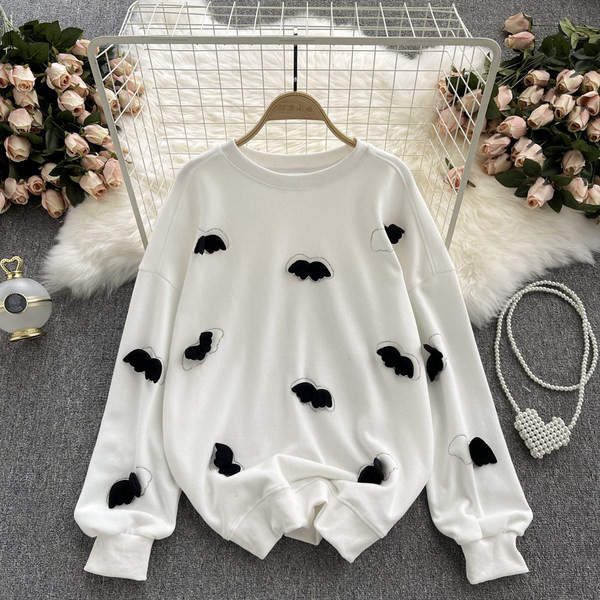 Bluză de damă cu element 3D și pietre