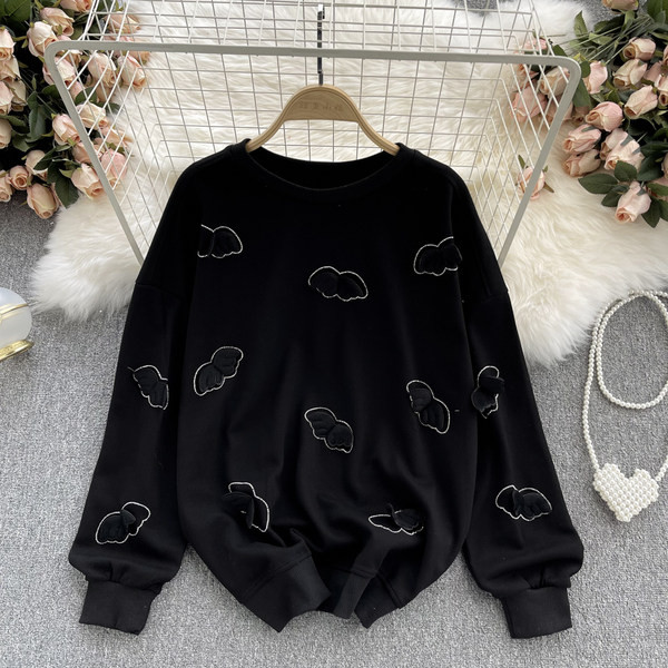 Bluză de damă cu element 3D și pietre