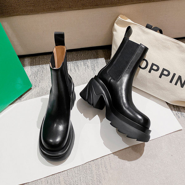 Cizme de dama din piele cu talpa aspra si toc patrat gros de 12 cm