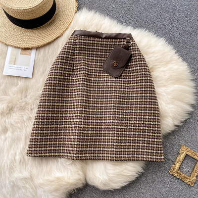 Fusta dama in carouri cu talie inalta si accesoriu