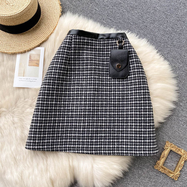 Fusta dama in carouri cu talie inalta si accesoriu