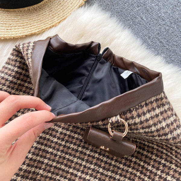 Fusta dama in carouri cu talie inalta si accesoriu