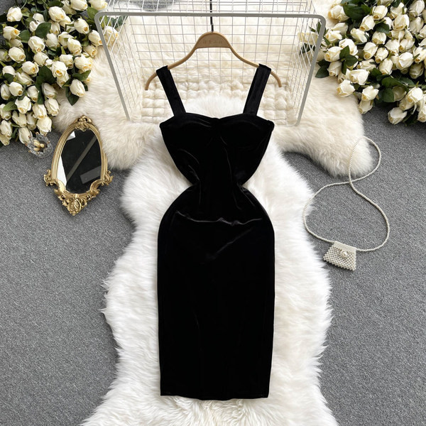 Rochie de dama moderna din catifea cu bretele largi