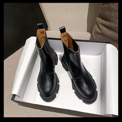 Model nou de cizme din piele ecologica cu talpa aspra pentru femei