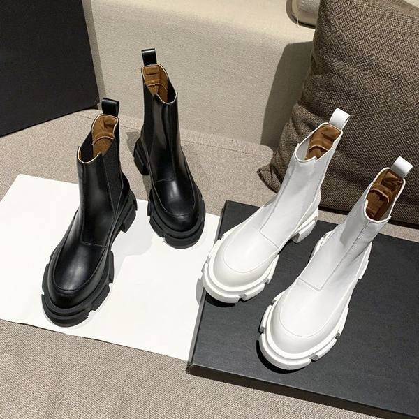 Model nou de cizme din piele ecologica cu talpa aspra pentru femei