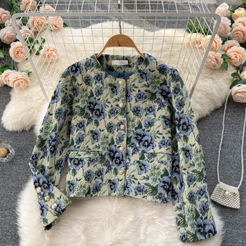 Κοντό γυναικείο παλτό με λουλουδάτο μοτίβο και κουμπιά