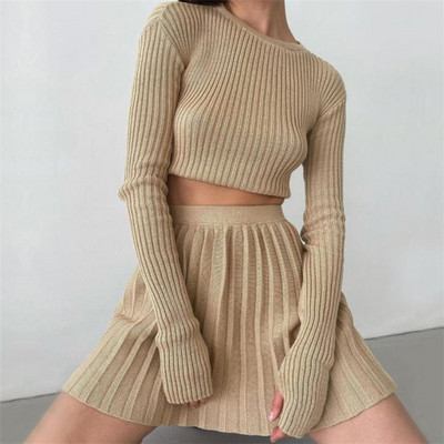 Нов модел дамски плетен комплект 