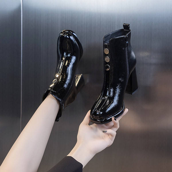 Cizme dama din piele lacuita cu toc inalt 8 cm si element metalic