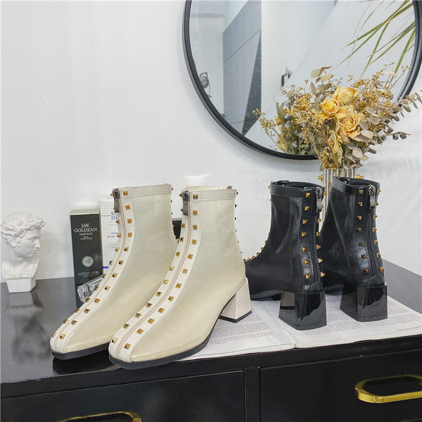 Cizme topice model rotunjite cu nituri metalice pentru femei