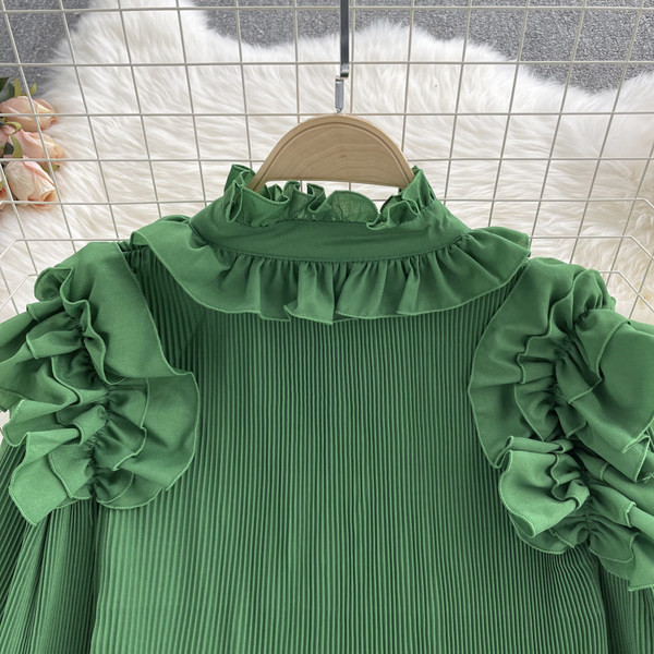 Cămașă de damă cu guler jos și bucle