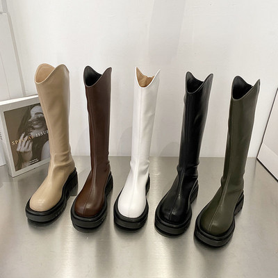 Cizme model simplu cu talpa plate pentru femei