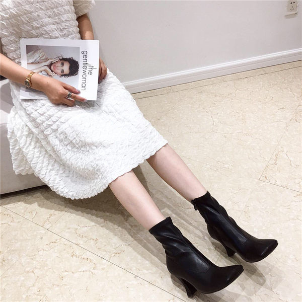 Cizme de dama actuale cu animal print si fermoar