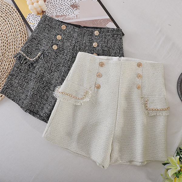 Pantaloni scurti moderni de dama cu pietre si talie inalta