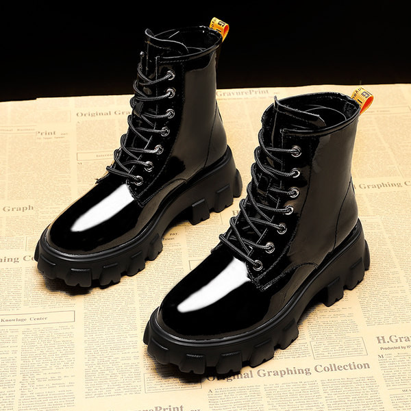 Cizme de damă elegante din piele lăcuită, cu șireturi și talpă aspră