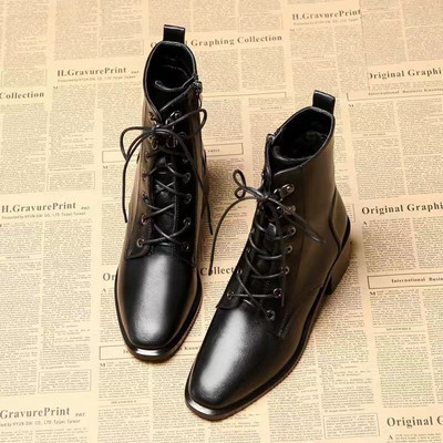 Cizme de dama din imitatie de piele cu sireturi - model rotunjit