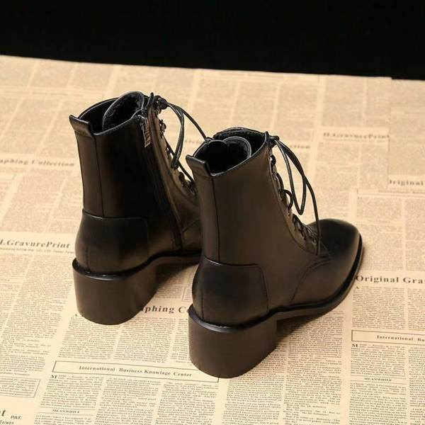 Cizme de dama din imitatie de piele cu sireturi - model rotunjit