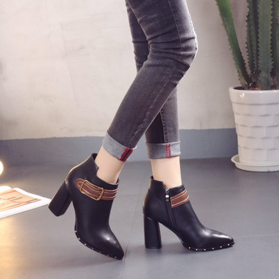 Cizme moderne din piele ecologica cu toc patrat inalt de 9 cm si catarama