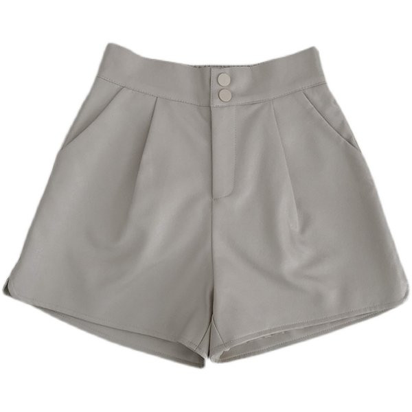 Pantaloni scurți din piele cu nasturi