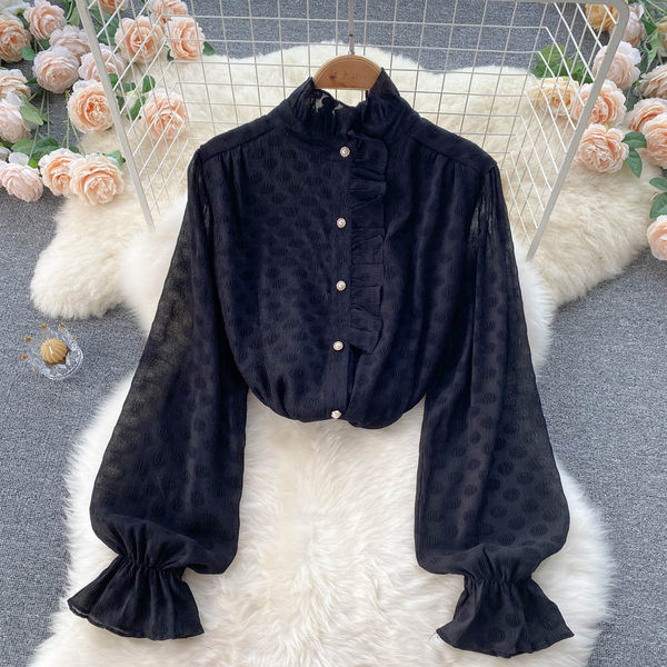 Cămașă de damă de culoare neagră și nasturi