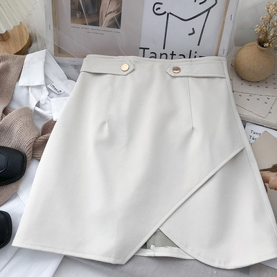 Fusta topică cu nasturi și talie înaltă