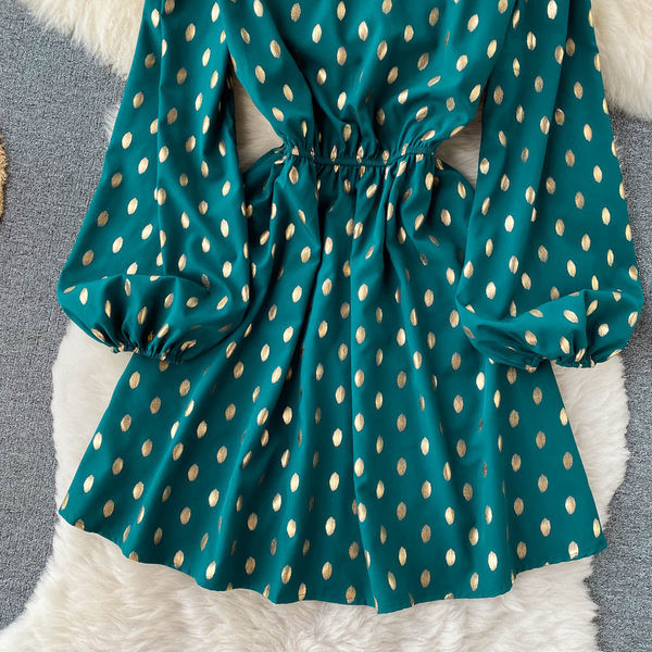 Rochie casual de dama cu buline, cu maneci lungi