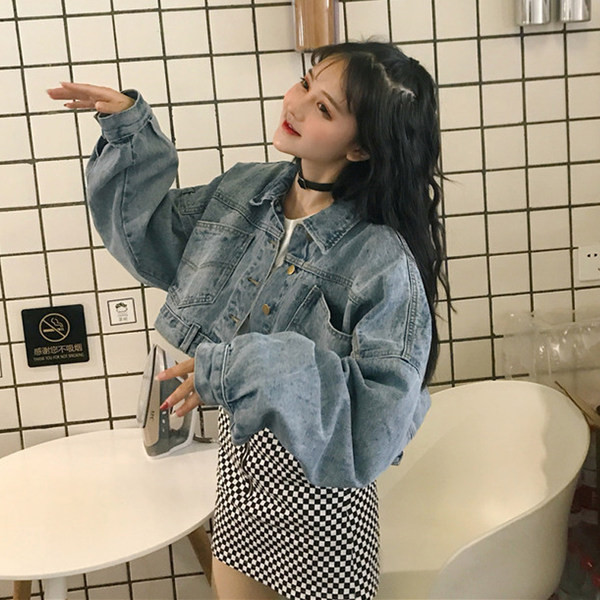 Geaca de dama de actualitate scurta din denim model larg cu nasturi