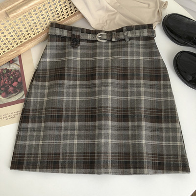 Fusta scurta in carouri cu centura