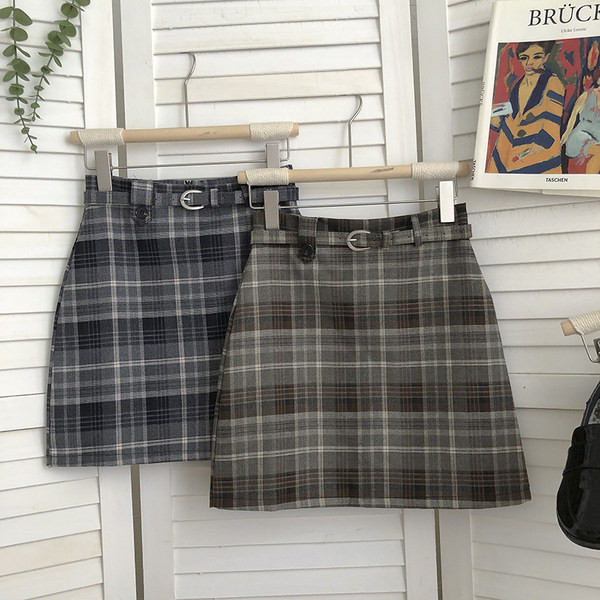 Fusta scurta in carouri cu centura